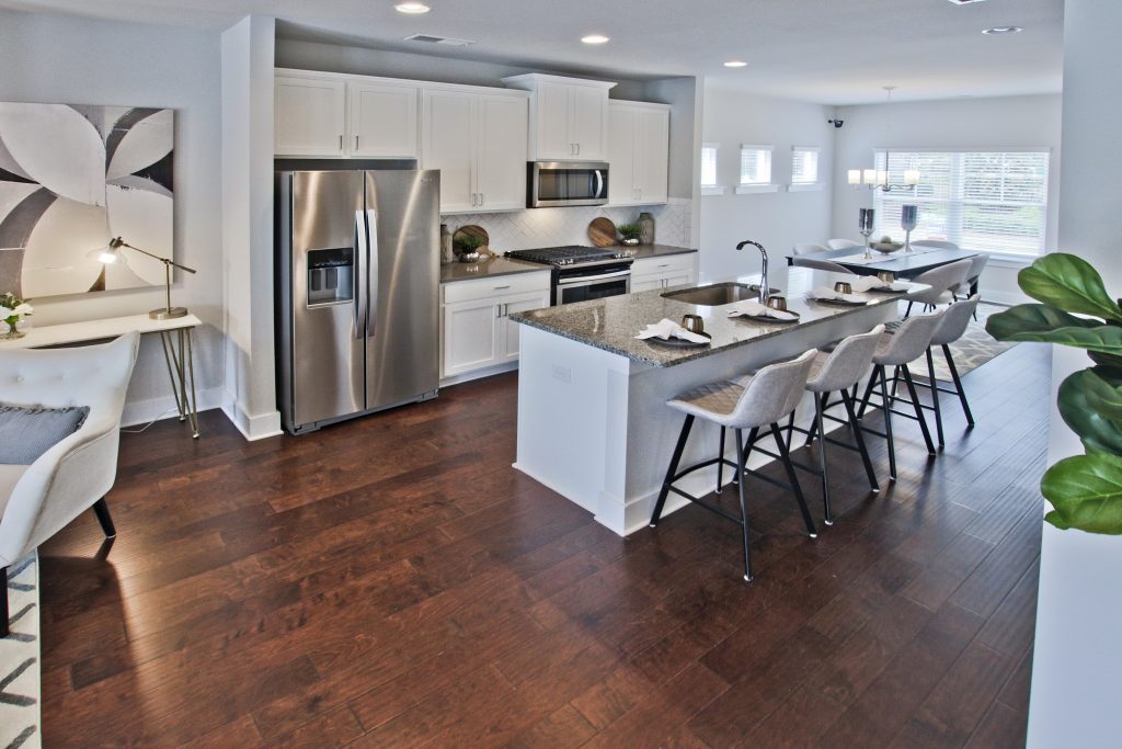 A kitchen in an Atlanta townhome in Kensington Gates