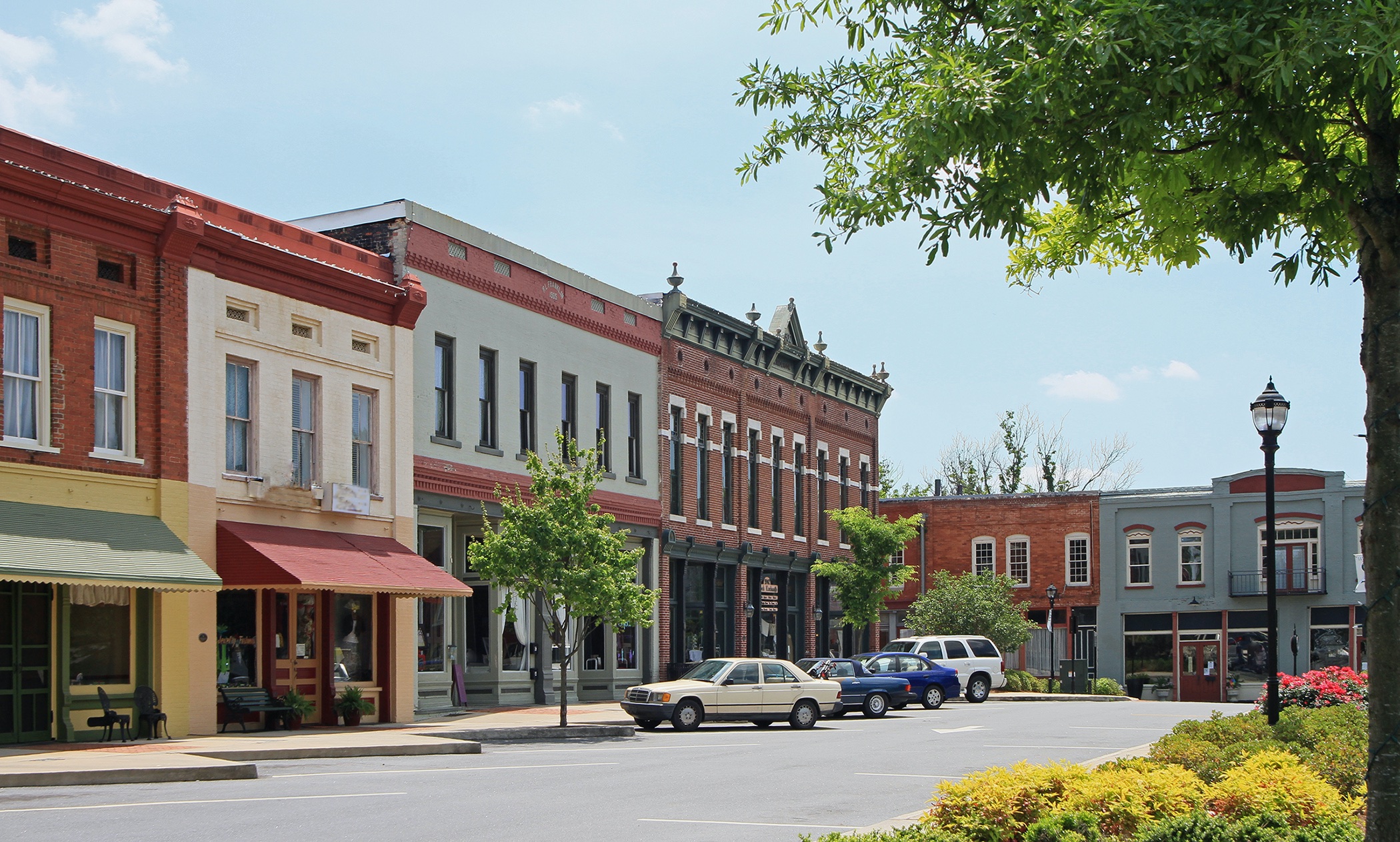 Downtown square buildings Greg Henry © Shutterstock