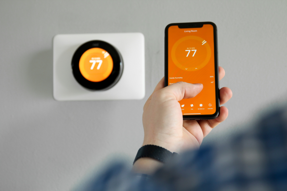 Smart Home Thermostat ©Saklakova
