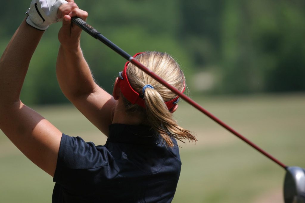 girl golfing
©Isogood_patrick