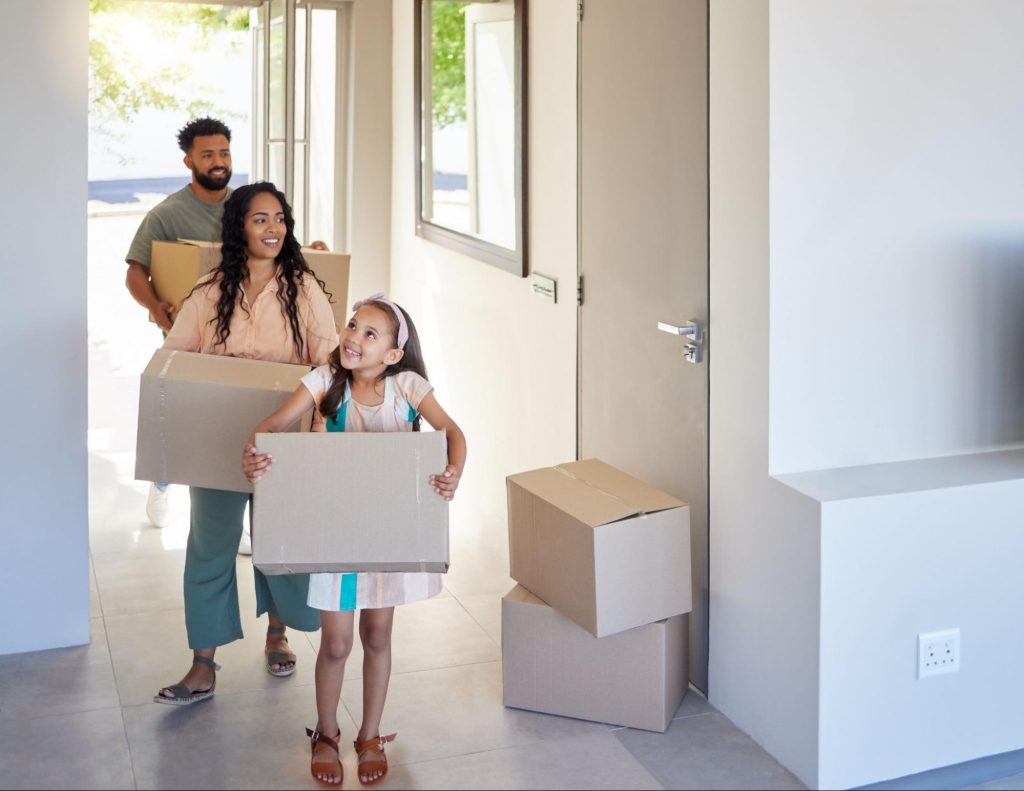 family moving into their new home ©PeopleImages